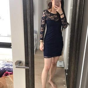 Jump long sleeves mini dress.